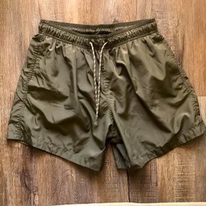 Olive H&M men’s swim trunks shorts size M